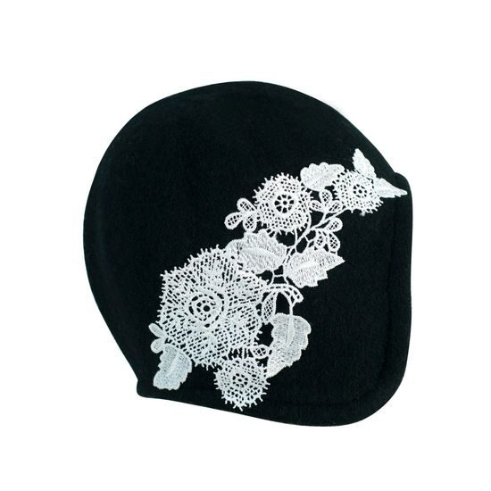 Dámský klobouk s krajkovými květy černý