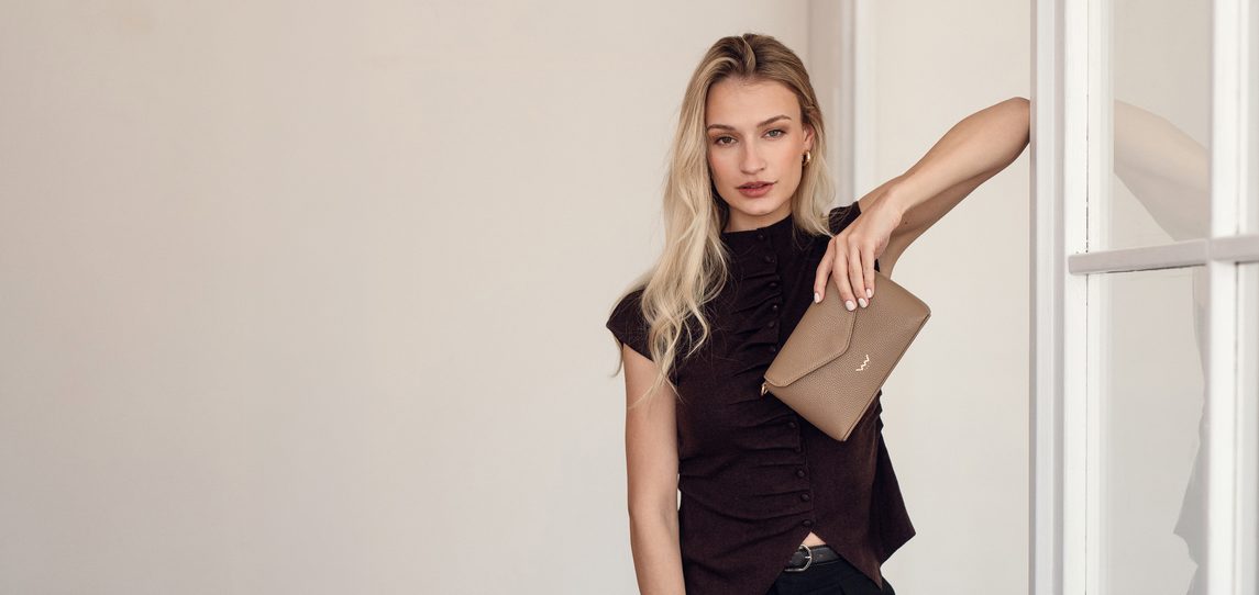 Leyra Grace Taupe