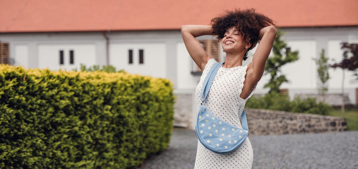 Clorinda Daisy Blue
