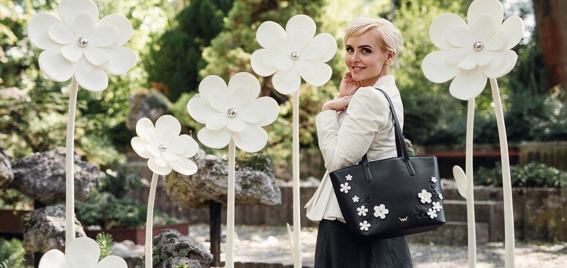 Fleuris Glow Black