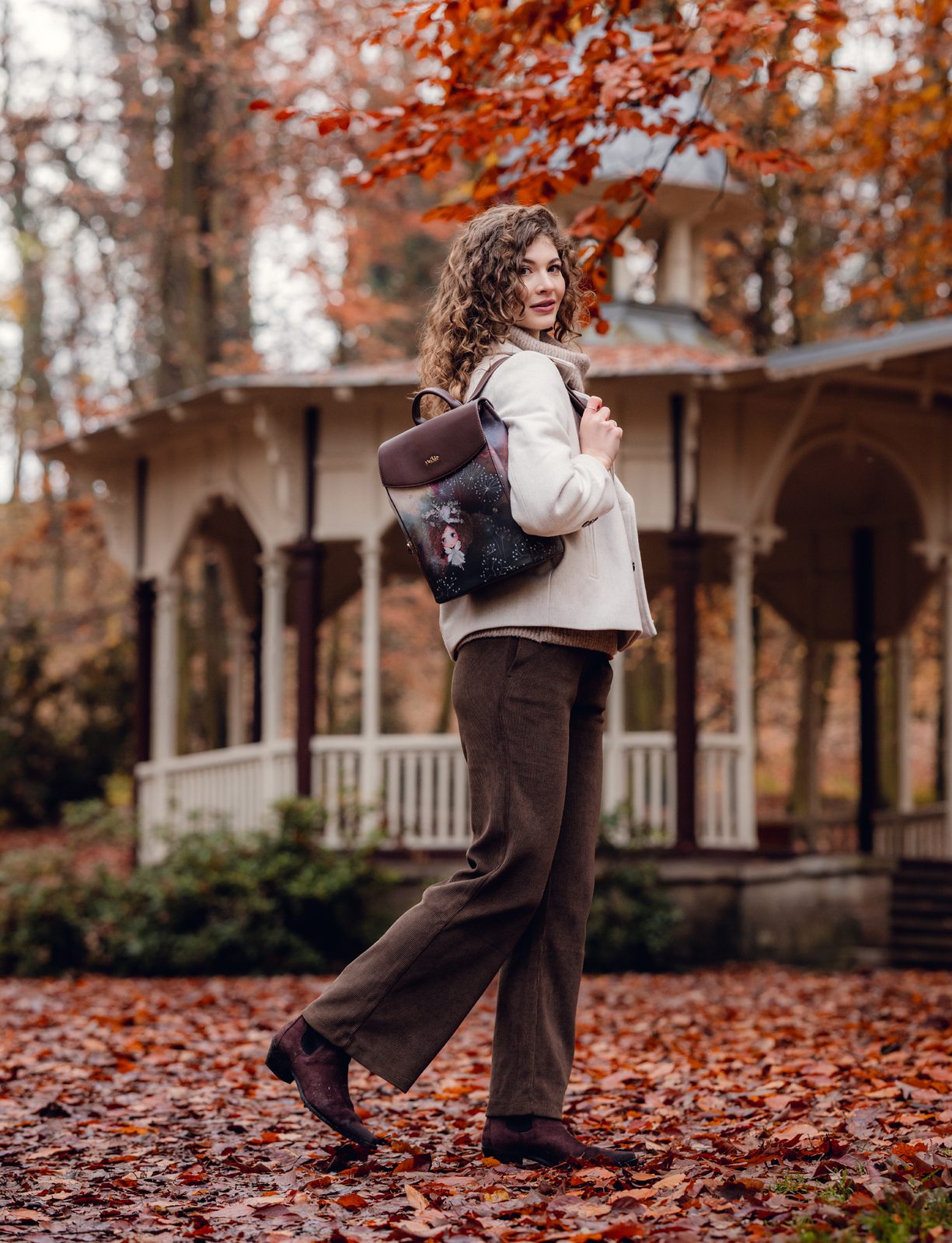Rosalie Rounded Flap Backpack - Vushie - Ženy - Batohy, Batohy - VUCH