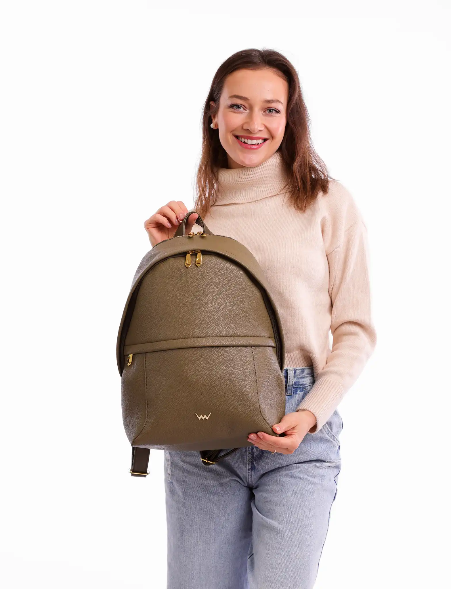 Elegantní vzhled batohu VUCH Fabrizio Olive z PU materiálu