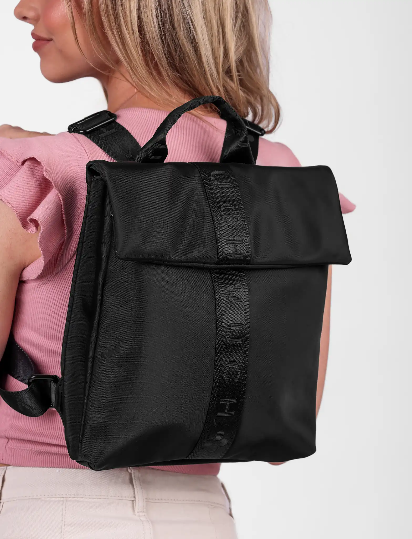 Design batohu VUCH Zoel Black