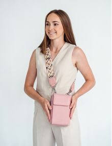 Rosia Brown