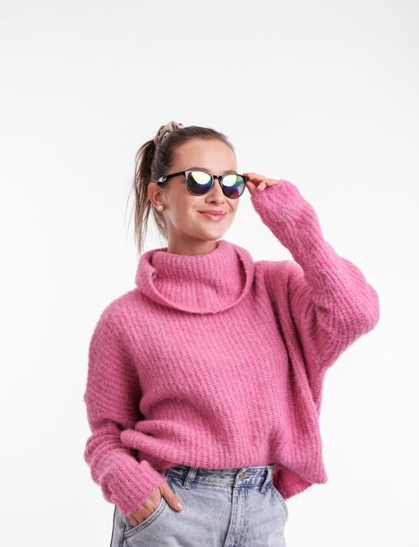 Mitzi M-Color