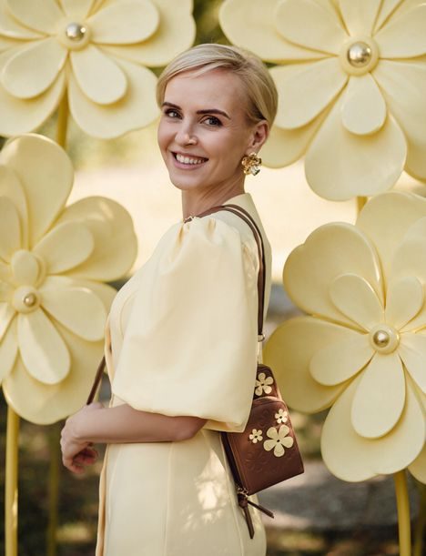 Daisy Glow Brown