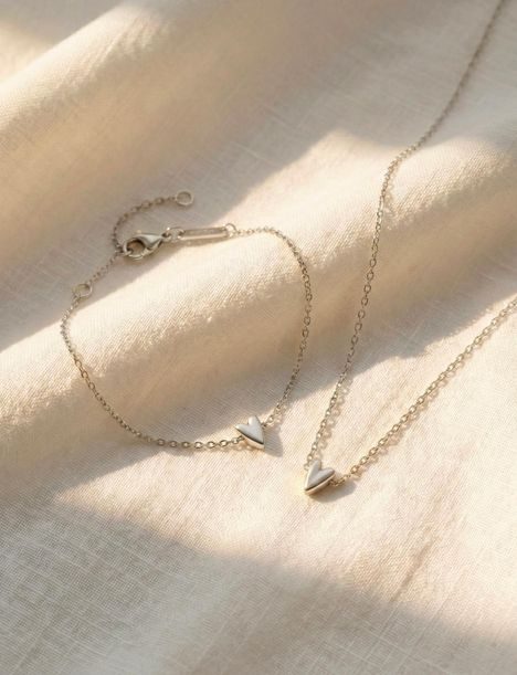 Náramek Amora Silver