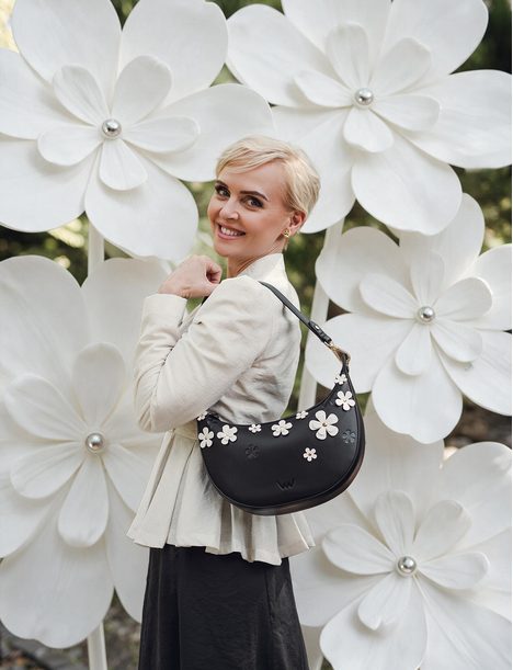 Bloomea Glow Black