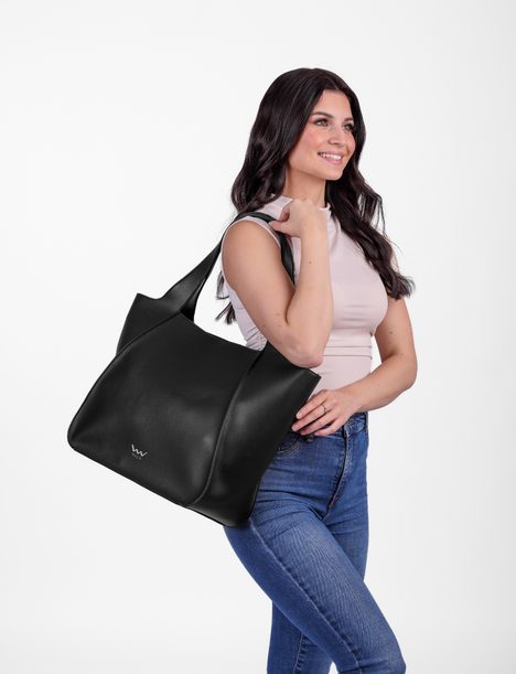 Calyste Black