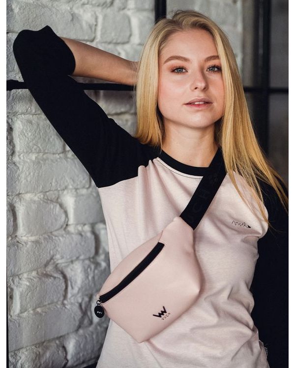 Leonora Pink