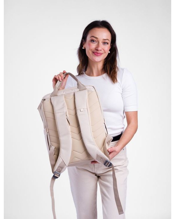 Kees Beige