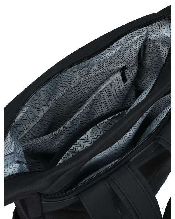 Lien Black
