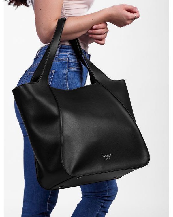Calyste Black