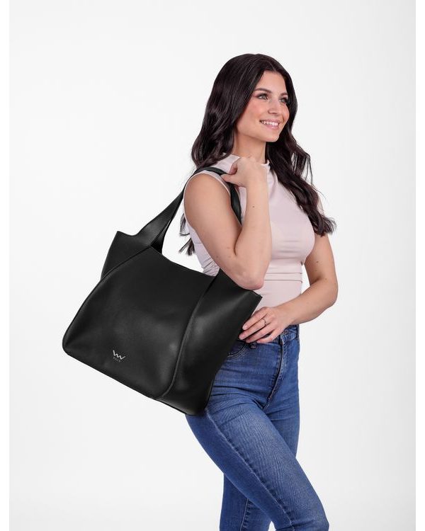 Calyste Black