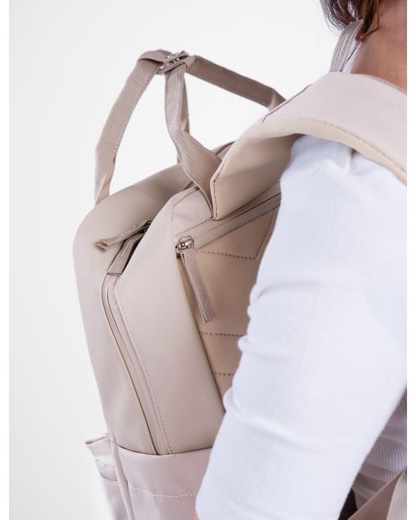Kees Beige
