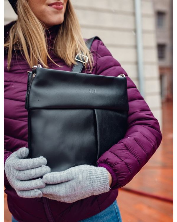 Anila Black