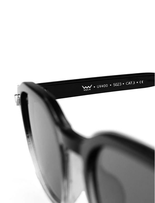 Elea V Black