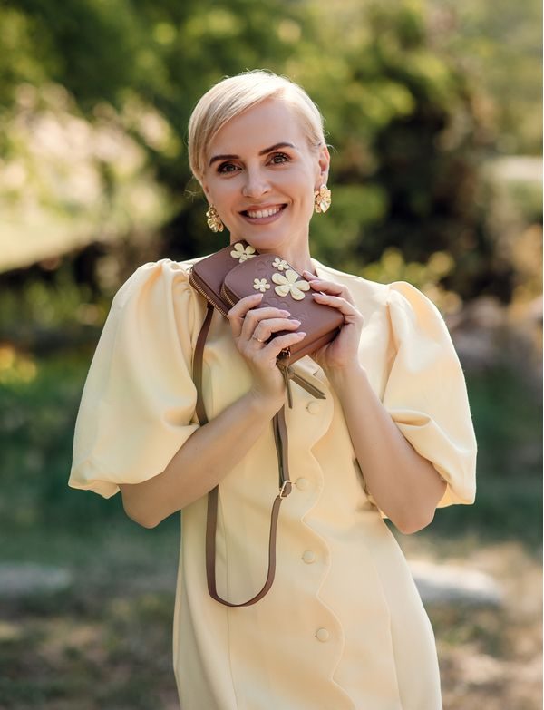 Daisy Glow Brown