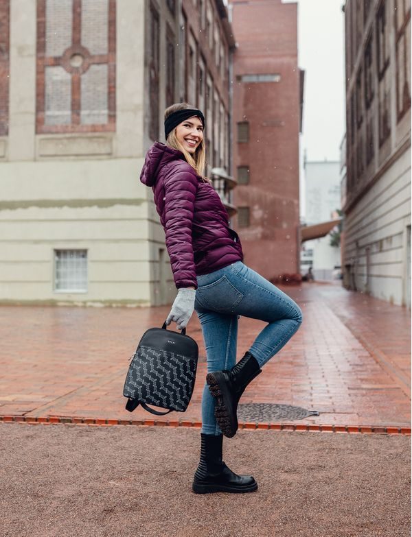 Filipa Monogram Black