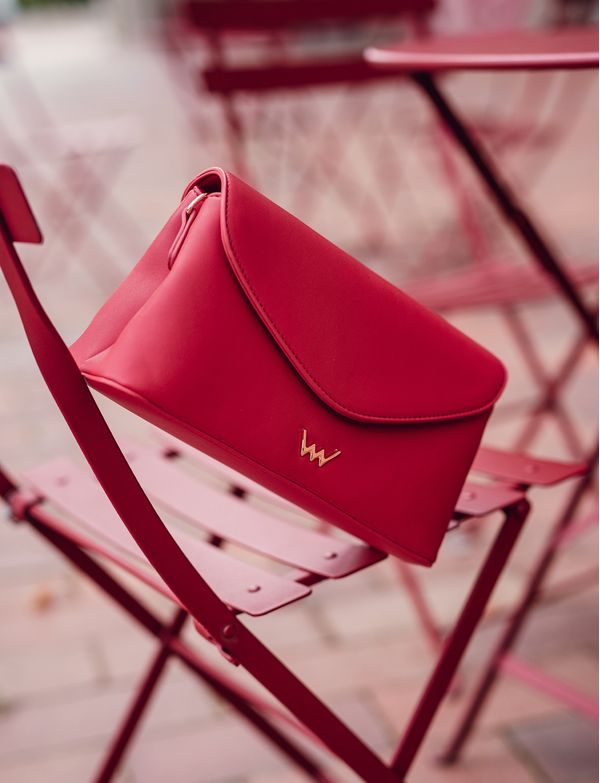 Byrsa Elongate Red