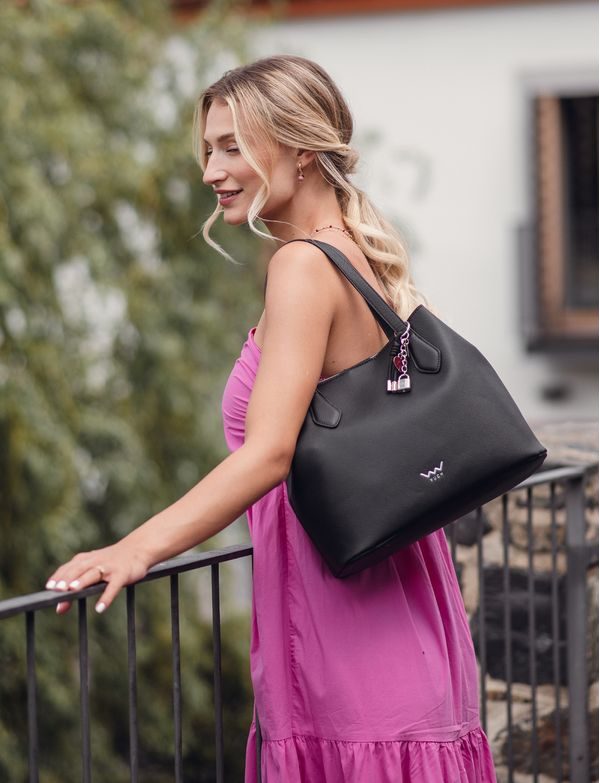 Roselda Charm Black
