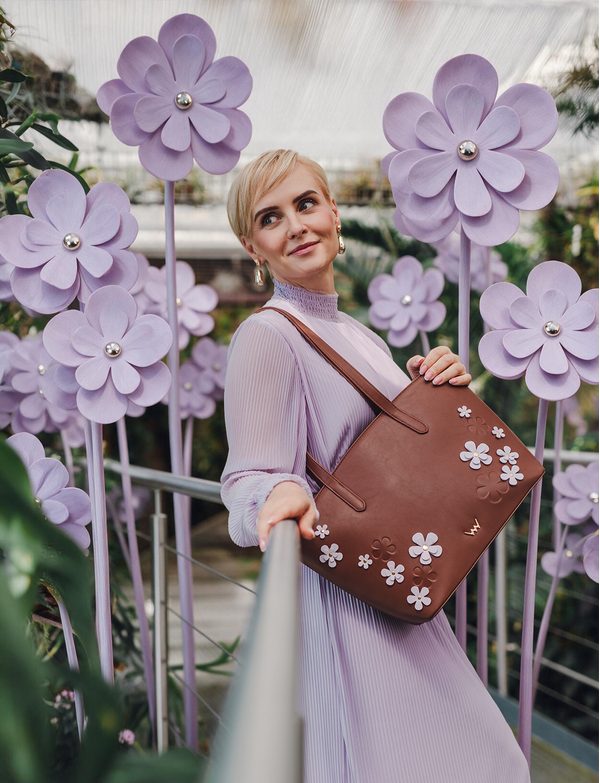Fleuris Glow Brown