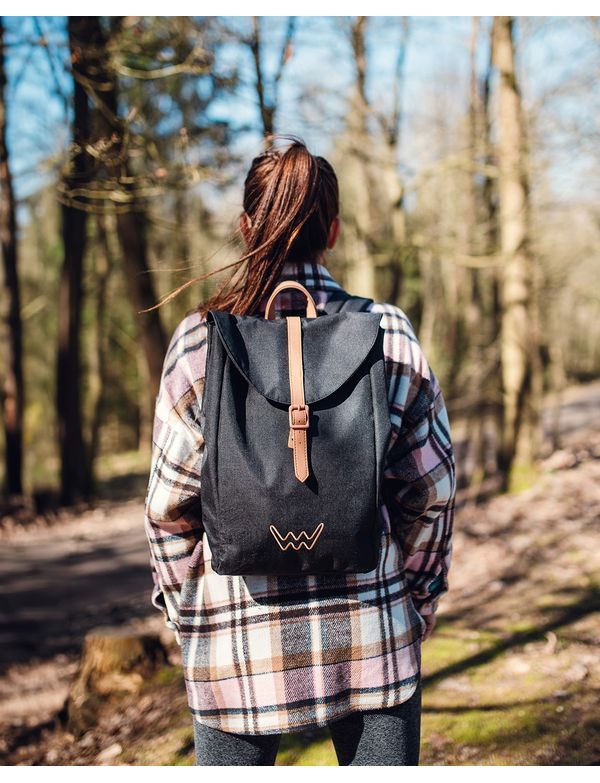 Joanna TC Black