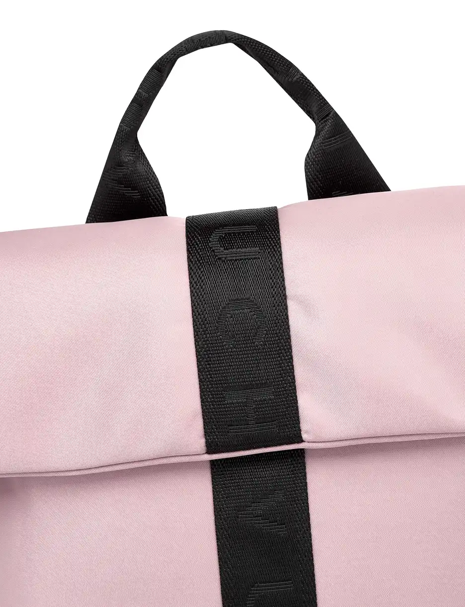Detail zavírání batohu VUCH Zoel Pink