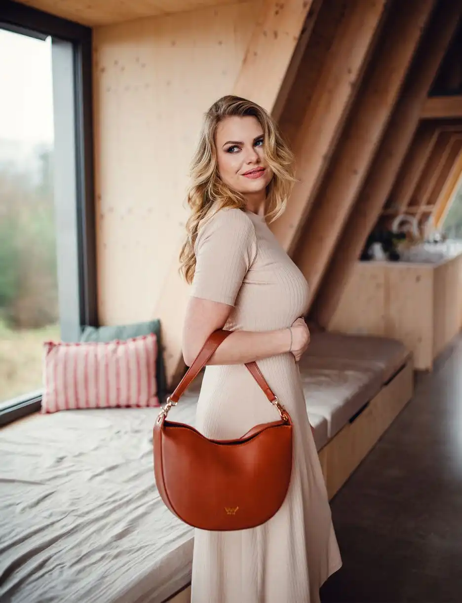 Kabelka VUCH Carys Brown - praktické provedení