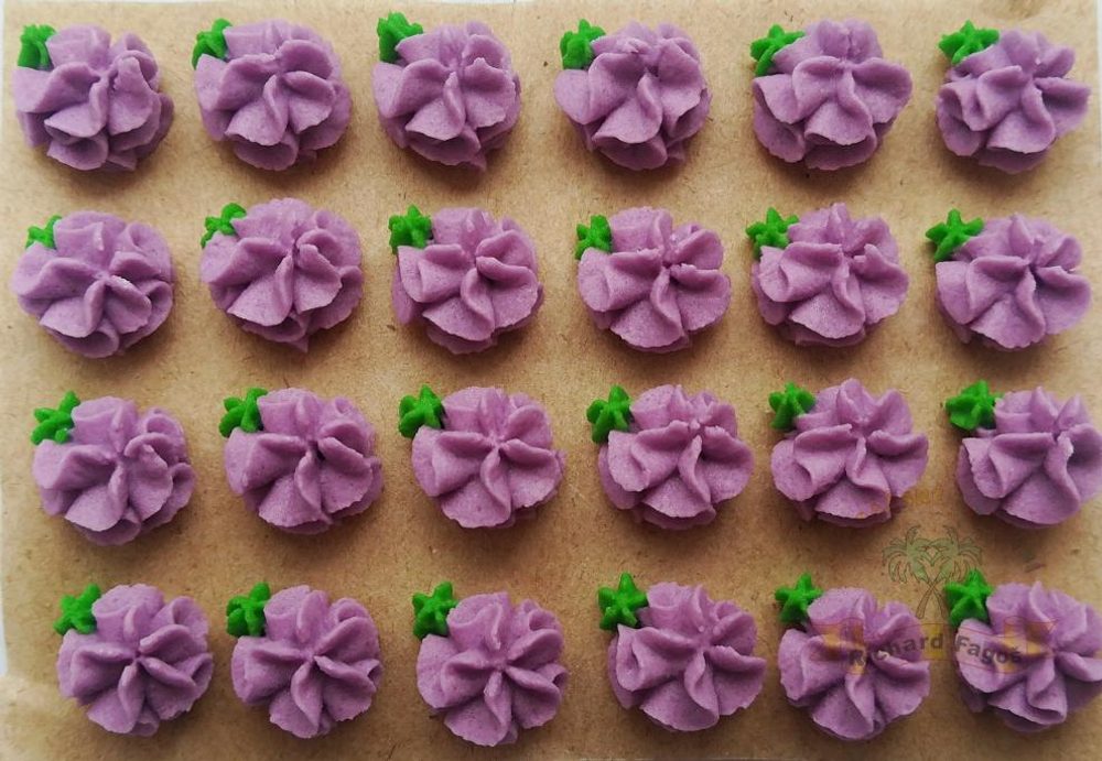 Cukrové ozdoby květy na platíčku 16 - Fagoš