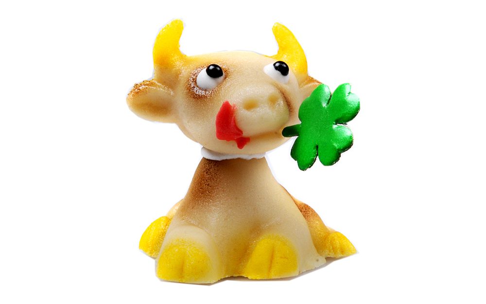 Kráva - marcipánová figurka na dort - Frischmann