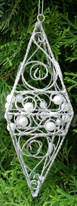 Vánoční ozdoba na stromeček - vánoční baňka hranatá s korálky - drátěná  dekorace - Ozdoby na stromeček - Vánoce, Podle téma - Svět cukrářů
