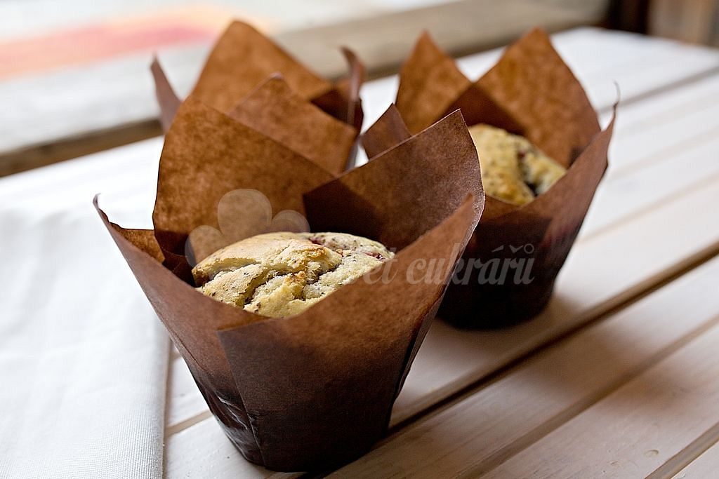 Svet cukrárov - Košíček na muffiny tulipán hnedý papierový 12 ks -  Cukrárske košíčky na pečenie - Na muffiny a cupcakes, Na pečenie