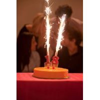 CAKE FOUNTAIN WHITE AND RED STRIPED NUMBER 6