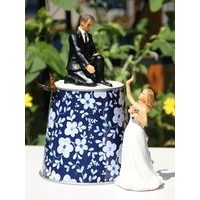 KNEELING GROOM AND WAVING BRIDE 3+1 FREE - WEDDING CAKE FIGURINES