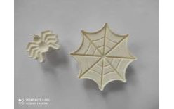 Marzipan mould spider and net