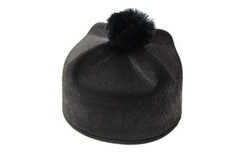 Klobouk-čepice Kněz