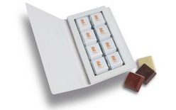Reklám praliné könyv 8×12 g, szalag saját mintával/logóval – 250 db-tól
