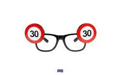Szemüveg közlekedési tábla 30