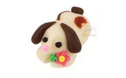 Příležitostná postavička pes pejsek strakatý s kytičkou