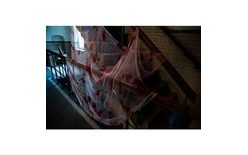 Halloweenská dekorace - Krvavá síť 250x200 cm