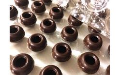 Keserű golyócskák csokoládé alap pralinékra Truffle Dark 1563 g / 504 db