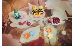 Set of Sugar Decorations – Maya the Bee and Friends