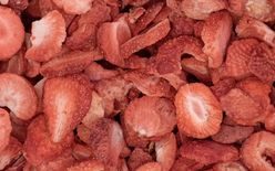 Freeze-dried strawberry slices - 50 g