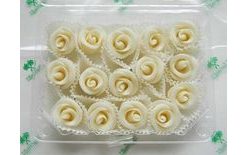 Mini tortové ruže – biele