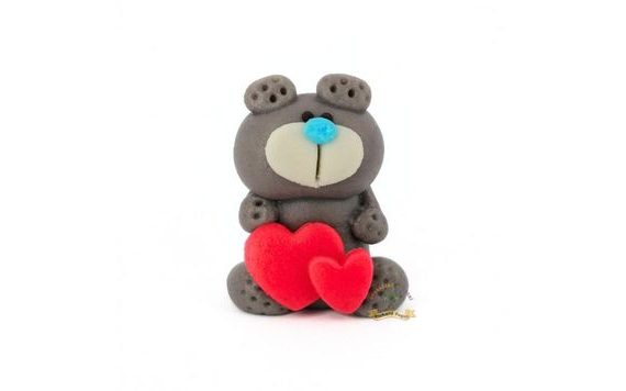 OCCASION FIGURINE – GREY TEDDY BEAR WITH HEARTS