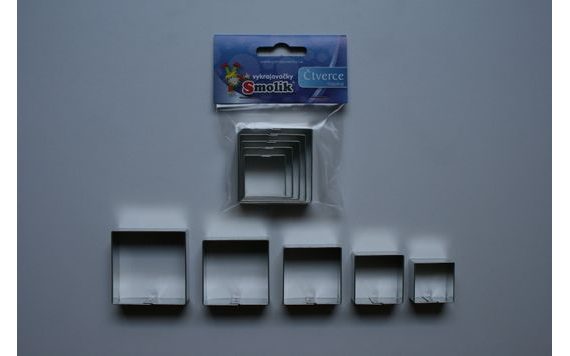 SET OF NESTING DOUGH CUTTERS SQUARES PLAIN