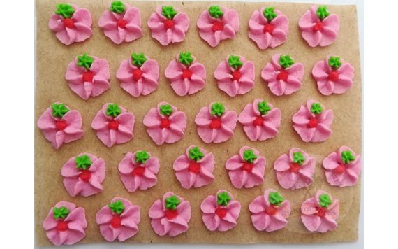 CUKROVÉ OZDOBY KVĚTY NA PLATÍČKU 12