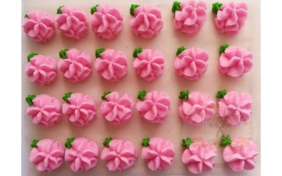 CUKROVÉ OZDOBY – KVETY NA PLATÍČKU (19)