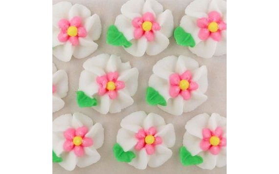 CUKROVÉ DEKORÁCIE – VEĽKÉ KVETY NA PLATÍČKU 11